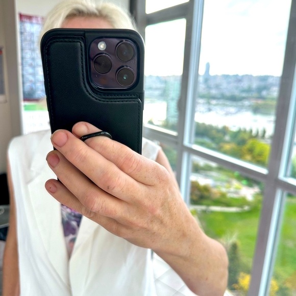 Chic Women's Cream Sleeveless Blazer - Picture 10 of 10